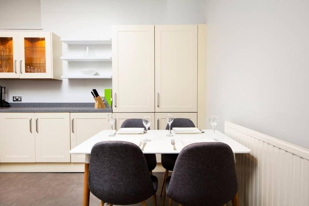 Clifton Spacious 3 Bed Apt & Parking - Simplycheckin 布里斯托 外观 照片